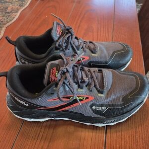 Brooks cascadia eighteen men's trail shoe with gortex